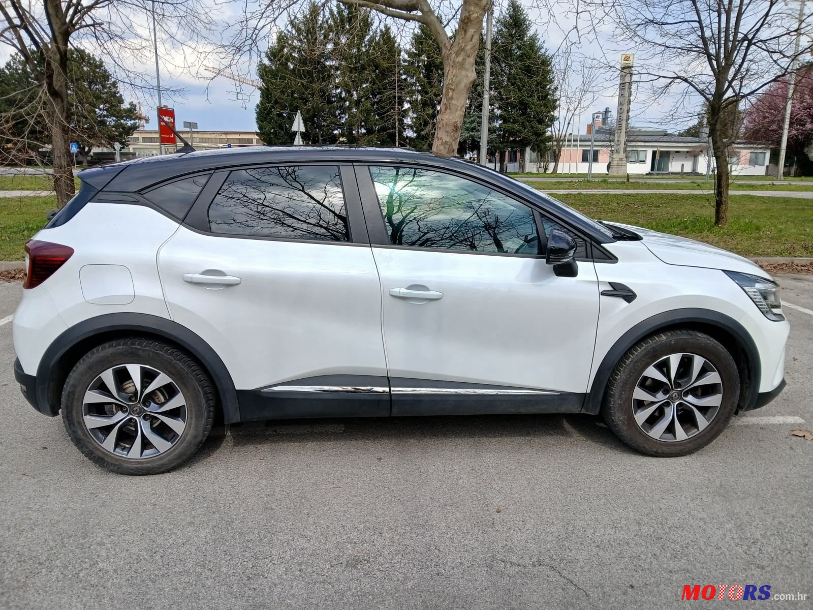 2020' Renault Captur Tce photo #2