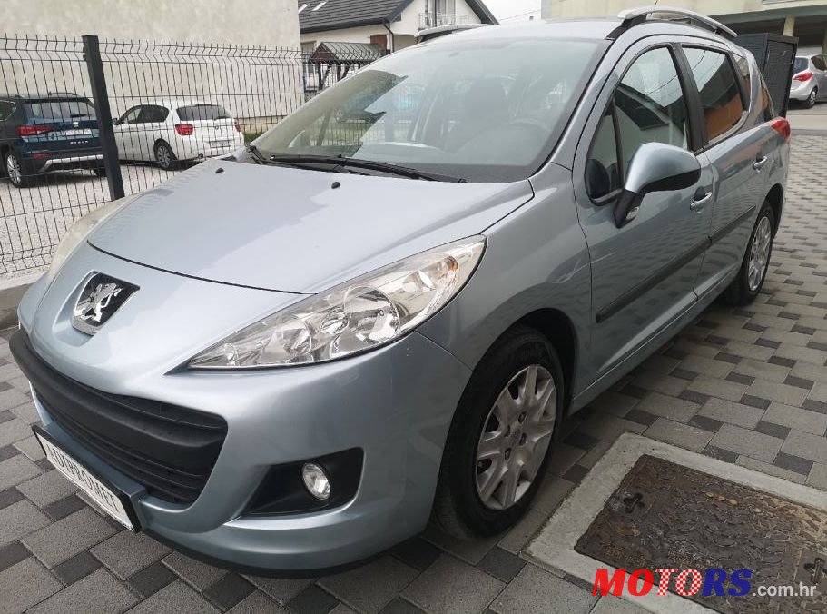 2011' Peugeot 207 Sw 1,4 Vti photo #1