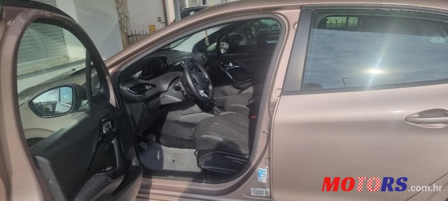 2014' Peugeot 208 1,4 Hdi photo #3