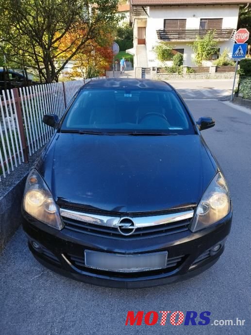 2005' Opel Astra Coupe photo #4