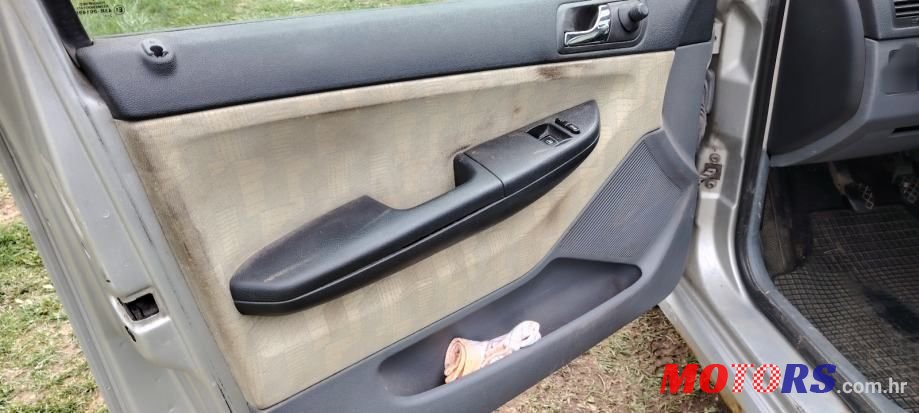 2001' Skoda Fabia 1,4 photo #4