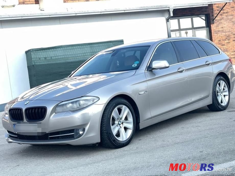 2010' BMW Serija 5 Touring 520D photo #1