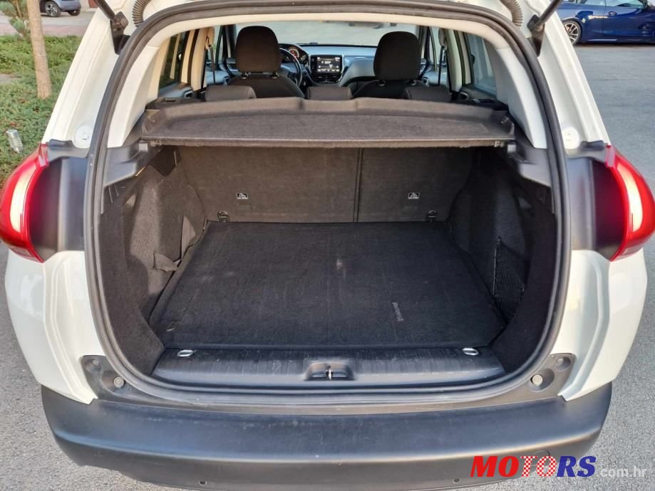 2018' Peugeot 2008 1,5 Bluehdi photo #4