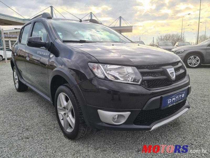 2015' Dacia Sandero photo #2