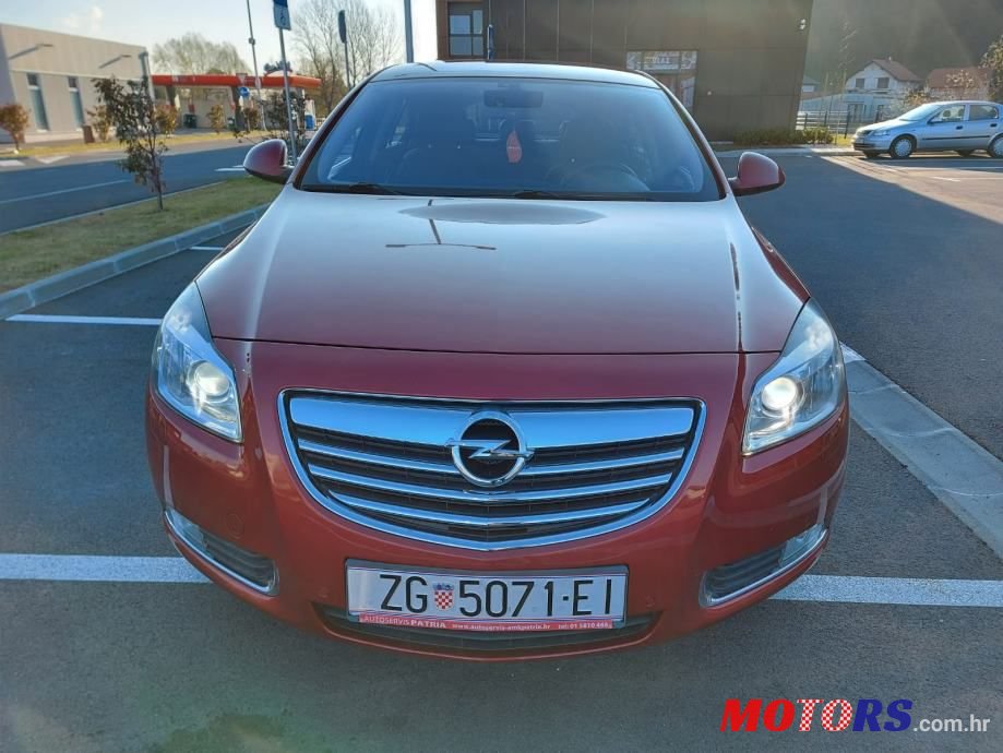2010' Opel Insignia Sport photo #1