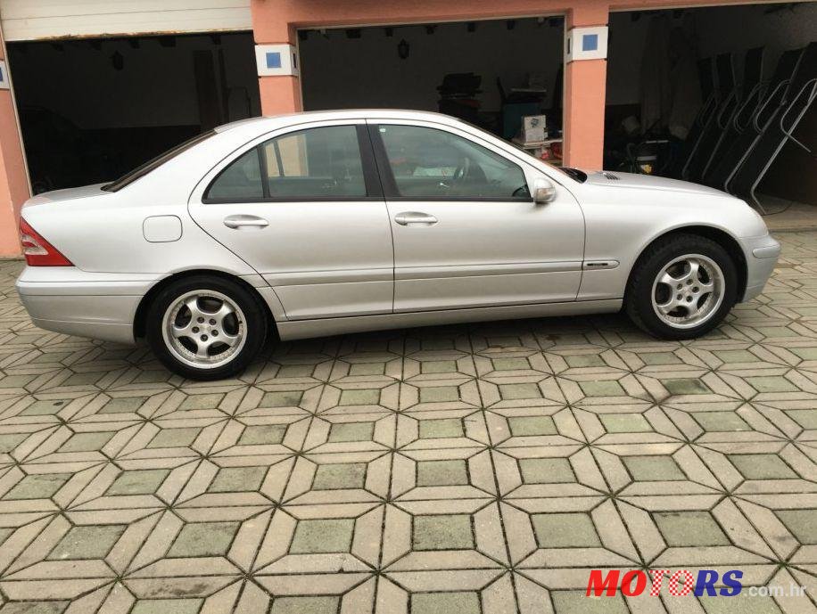 2003' Mercedes-Benz C-Class 200 photo #3