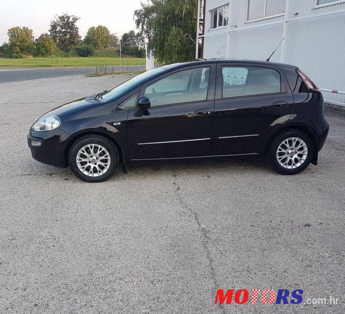 2011' Fiat Punto 1.3 Jtd photo #1