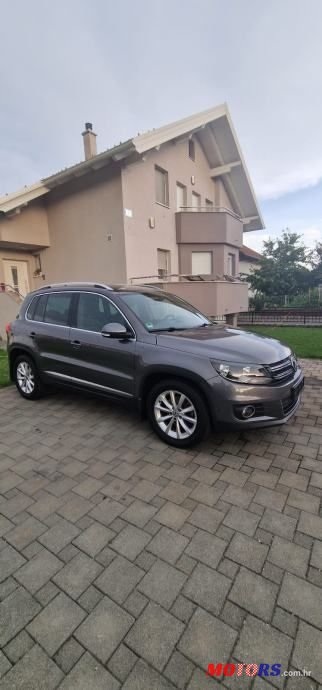 2016' Volkswagen Tiguan photo #1
