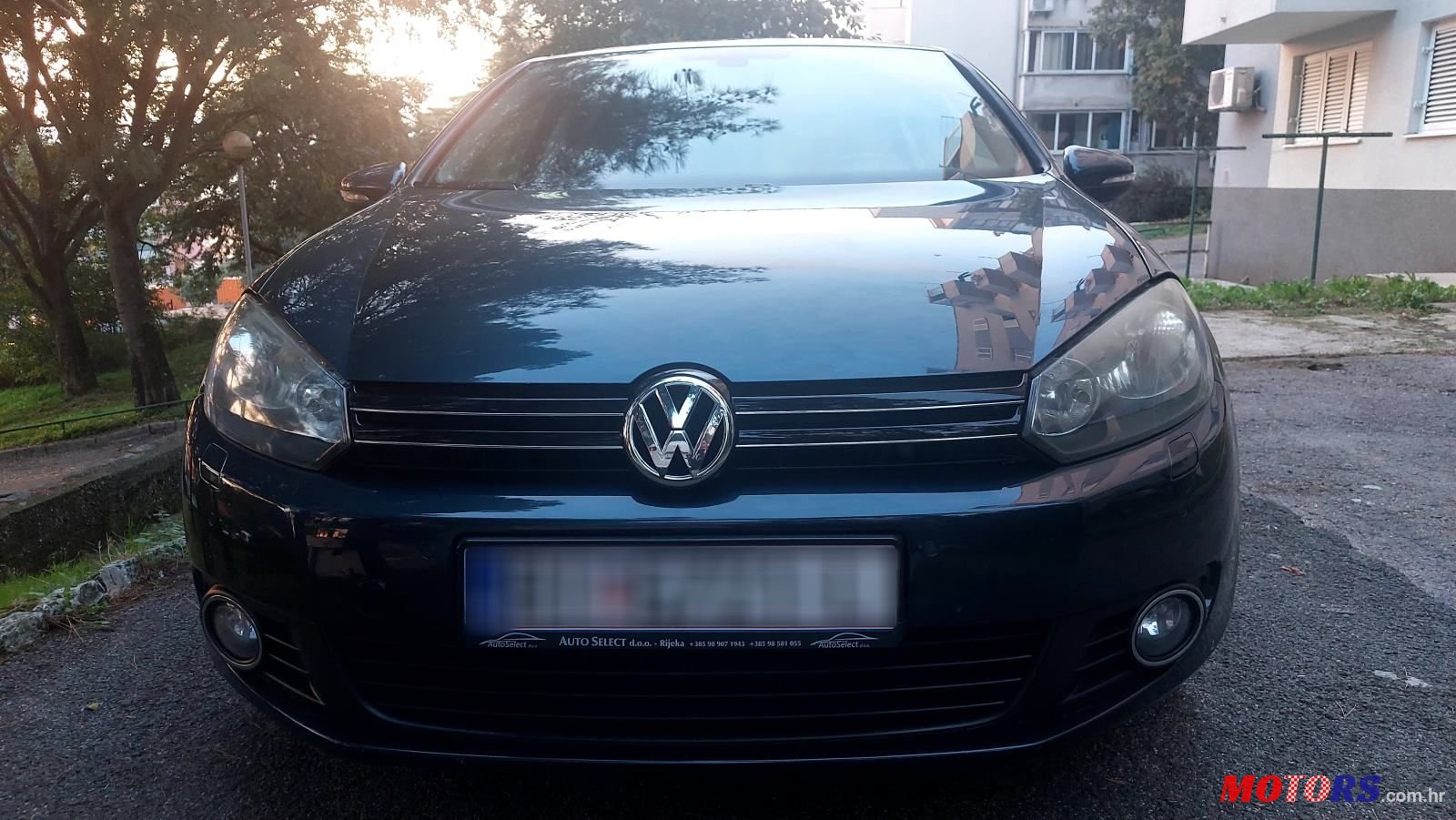 2010' Volkswagen Golf VI 1,6 Tdi photo #1