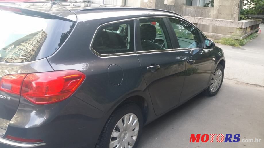 2016' Opel Astra 1.6 Cdti photo #4