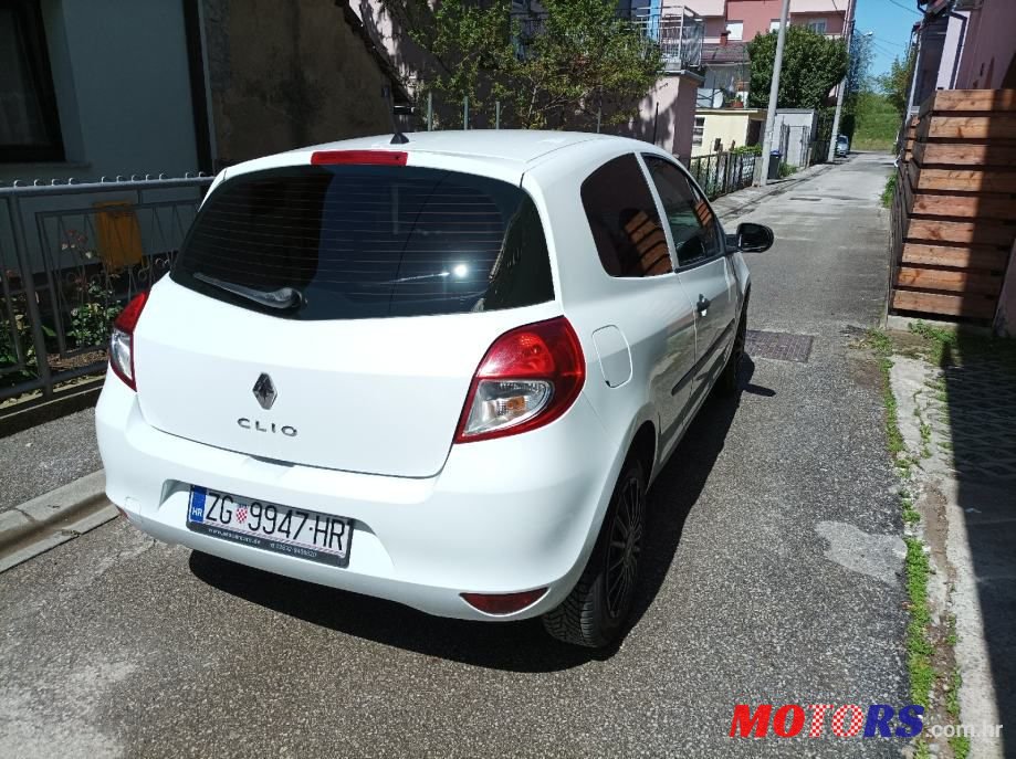 2010' Renault Clio 1,5 Dci photo #5