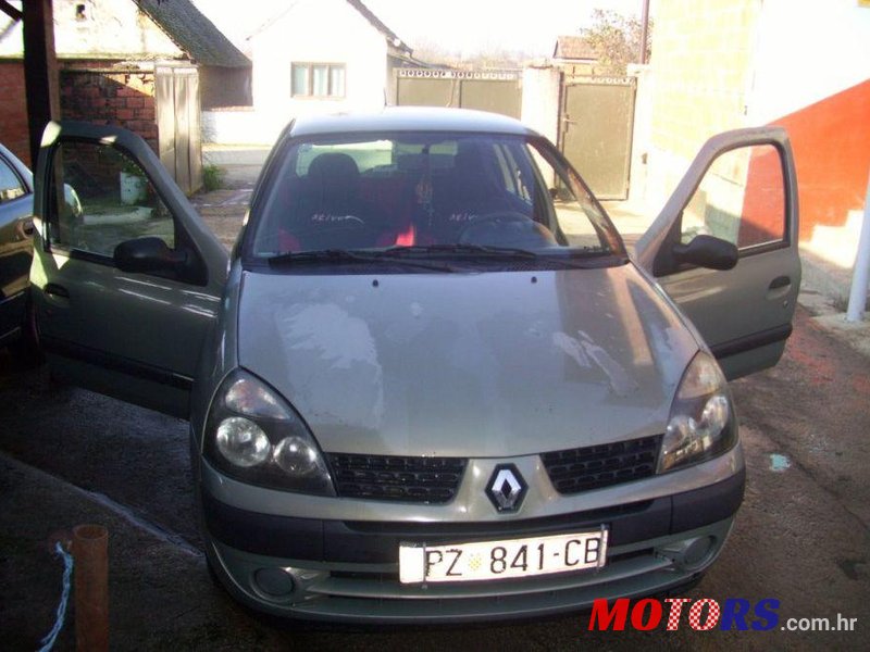 2002' Renault Clio 1,2 photo #2