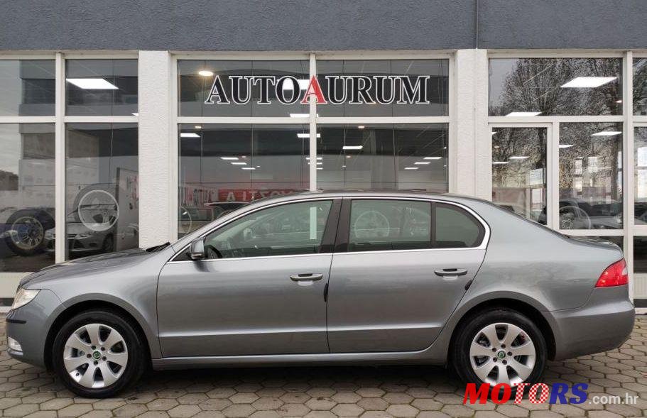 2011' Skoda Superb 1,6 Tdi photo #1