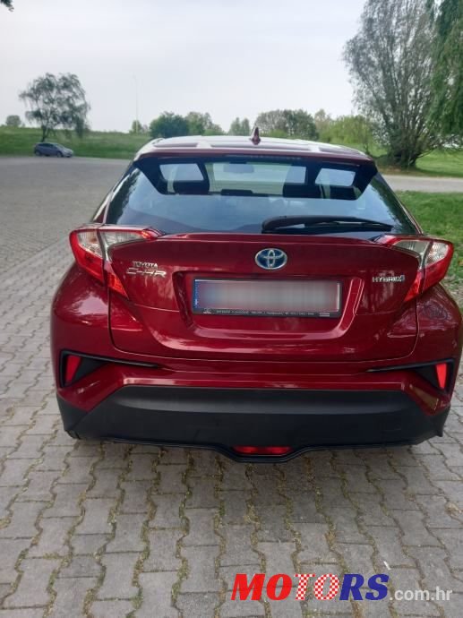 2018' Toyota C-HR Hybrid photo #3