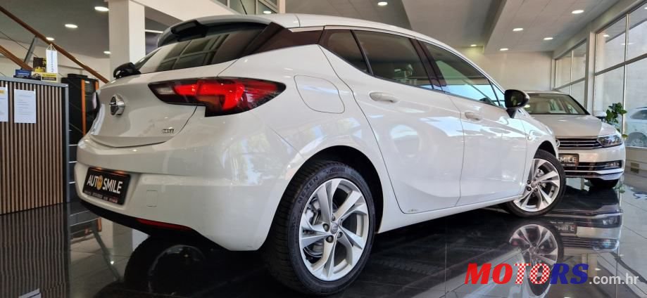 2018' Opel Astra 1.6 Cdti photo #6