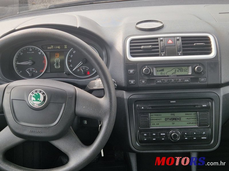 2009' Skoda Fabia Combi photo #5