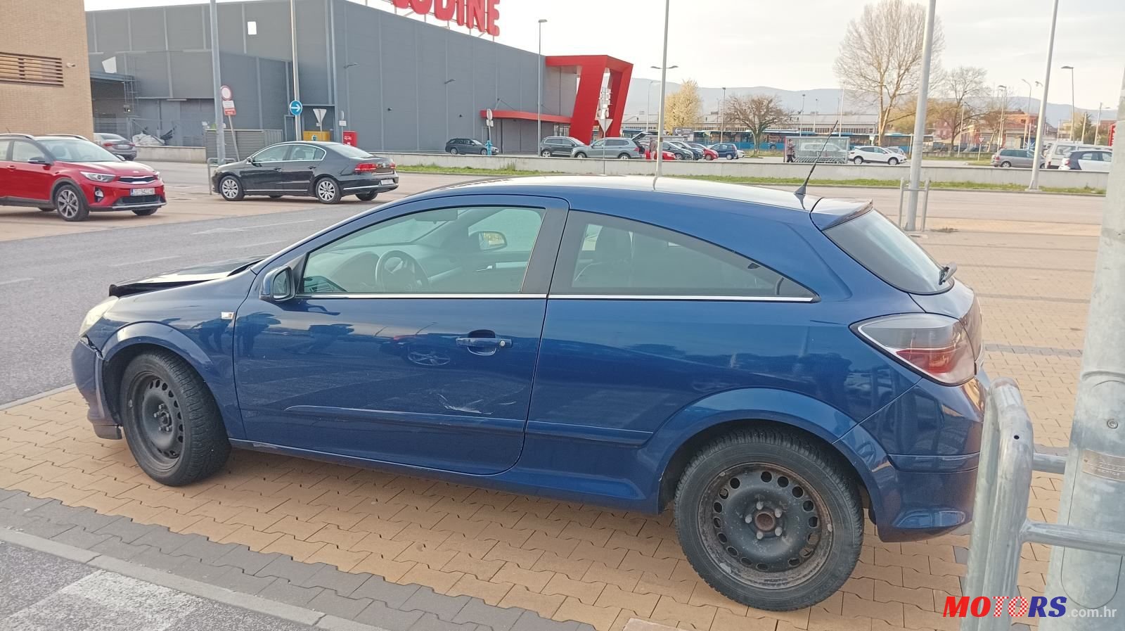 2007' Opel Astra Coupe photo #4