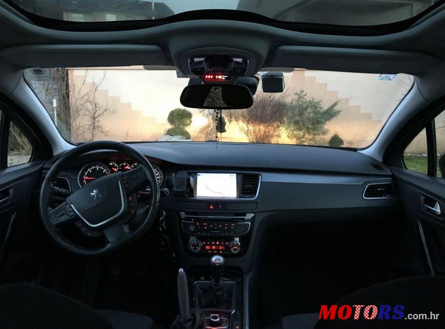 2011' Peugeot 508 2,0 Hdi photo #2
