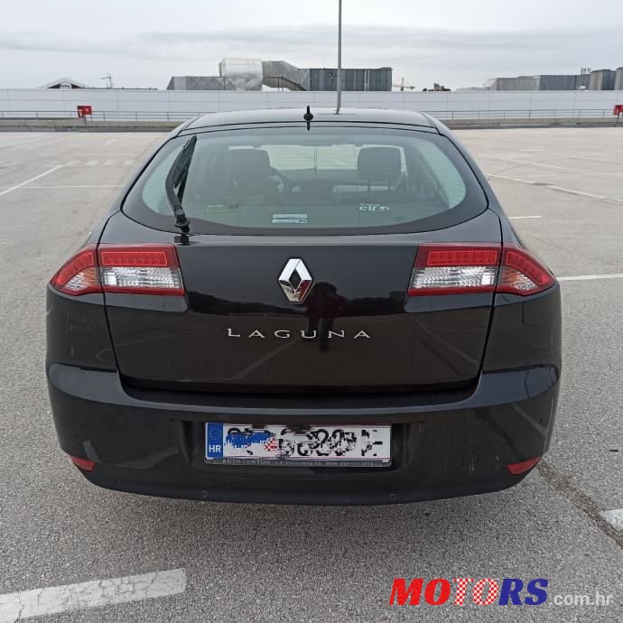 2012' Renault Laguna photo #1