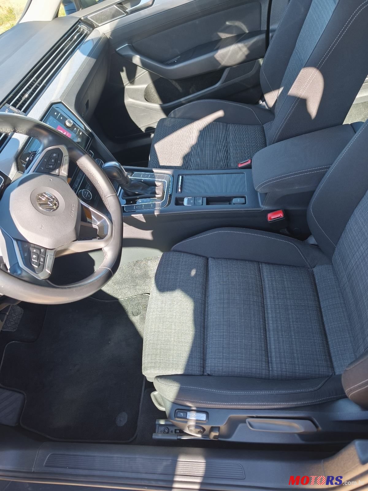 2020' Volkswagen Passat Variant photo #5