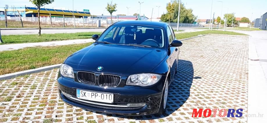 2009' BMW Serija 1 118D photo #2