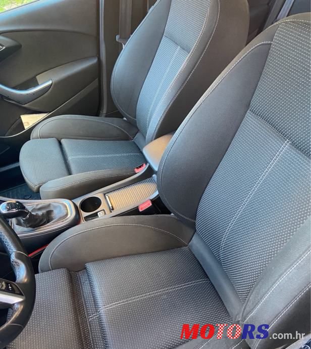 2014' Opel Astra Karavan photo #3