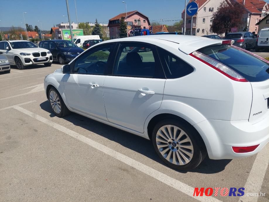 2010' Ford Focus 1,6 photo #2