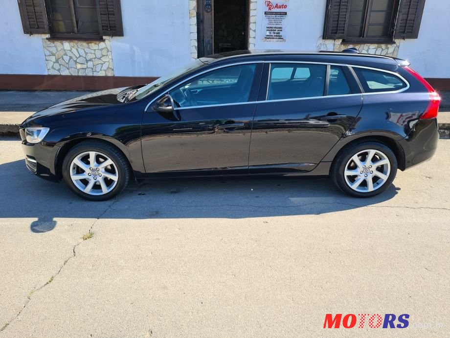 2013' Volvo V60 D2 photo #2