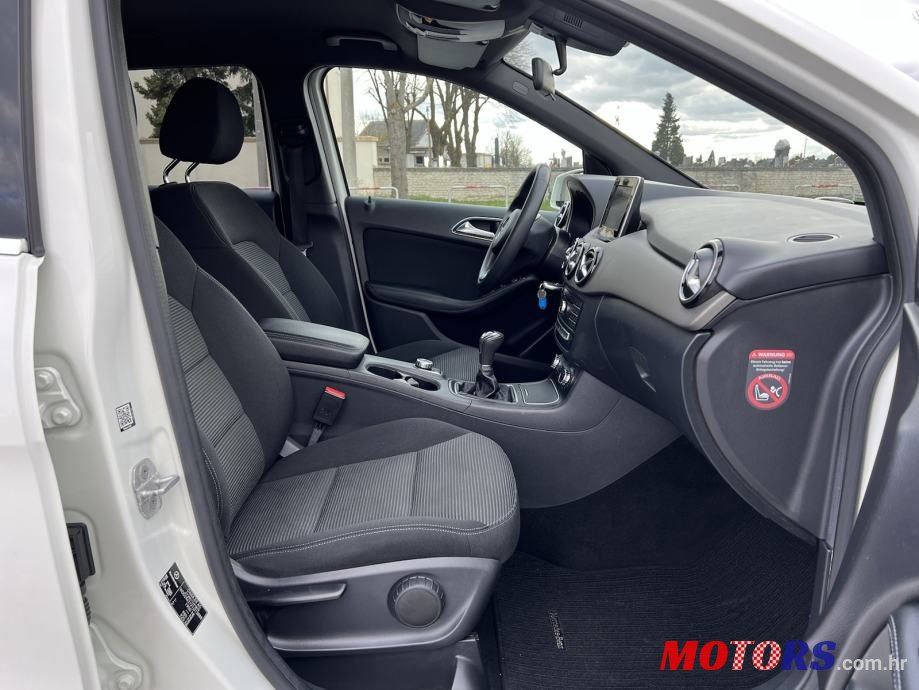 2015' Mercedes-Benz B-Klasa 180 Cdi photo #6
