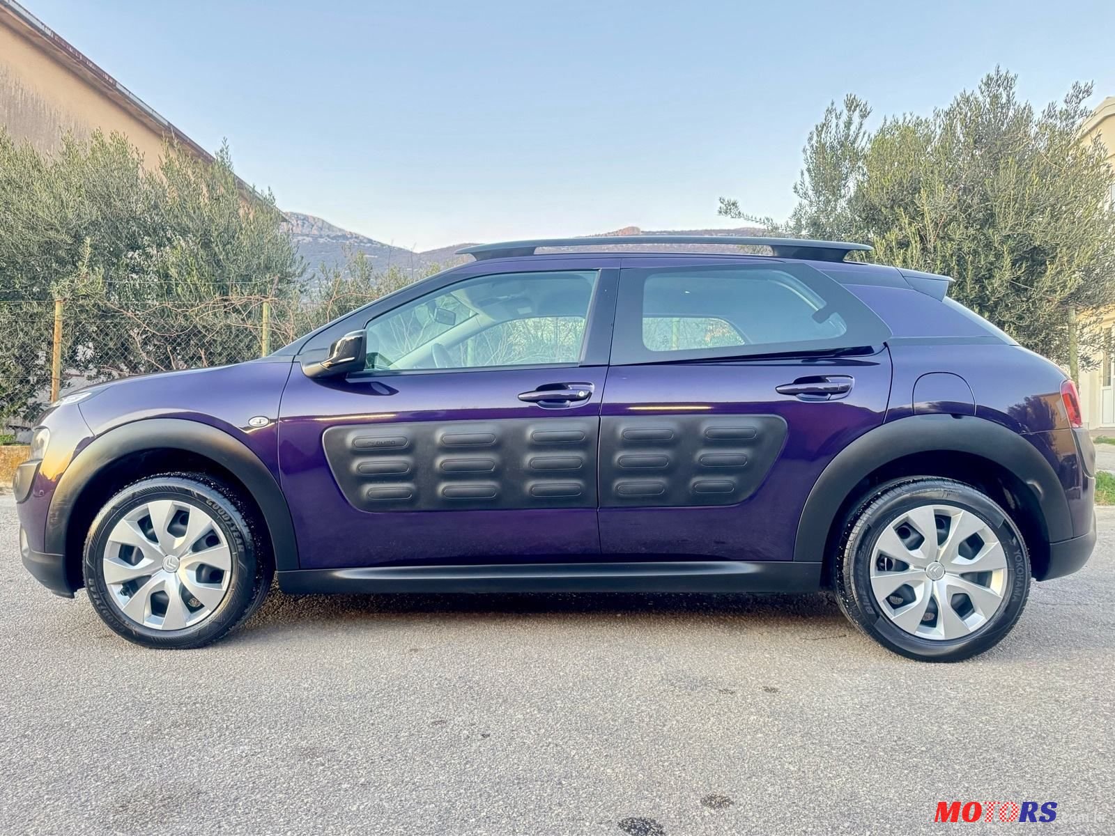 2018' Citroen C4 Cactus photo #4