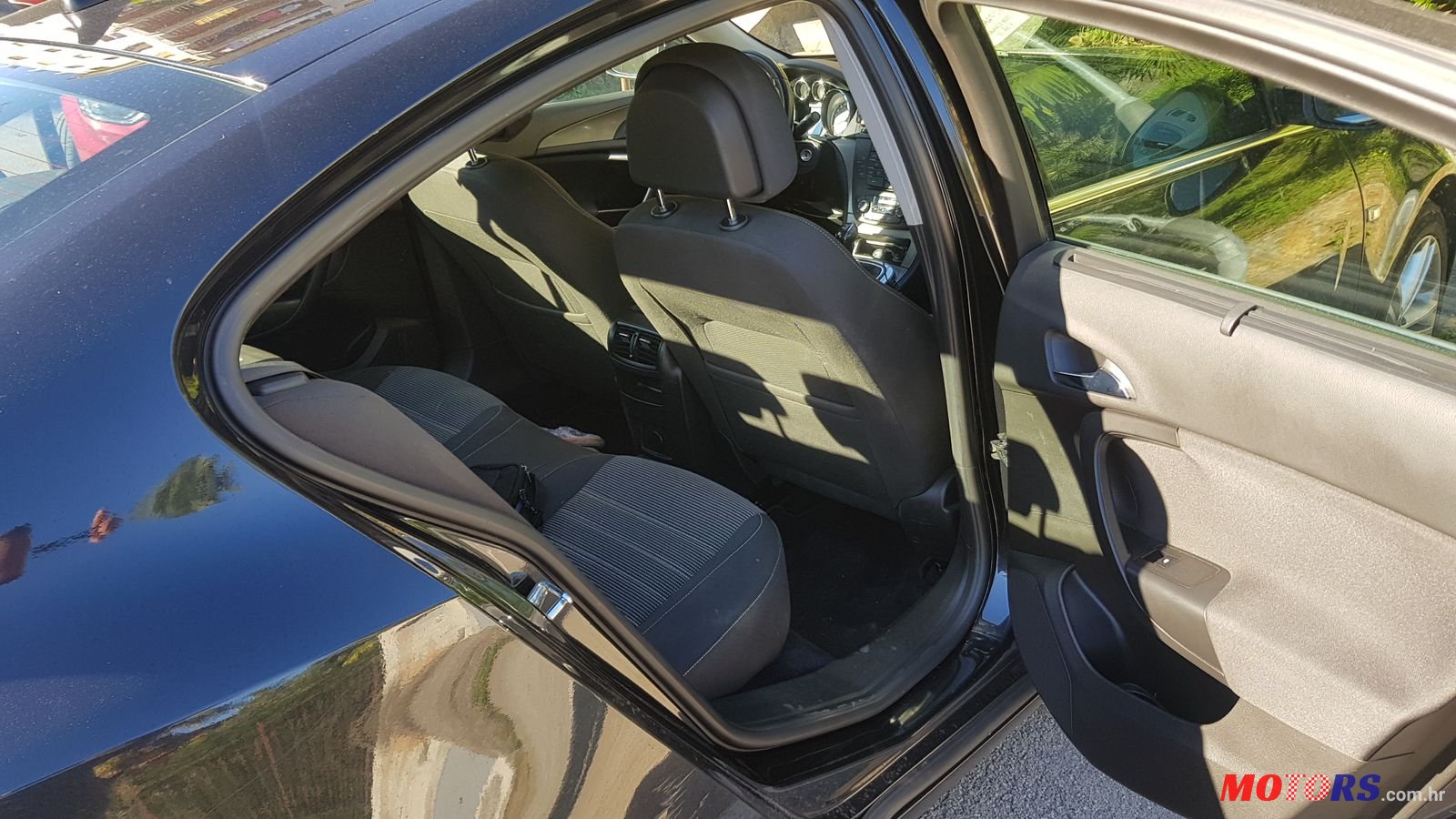 2010' Opel Insignia photo #4