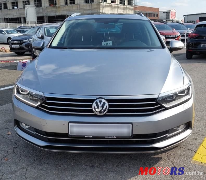 2017' Volkswagen Passat Variant photo #3