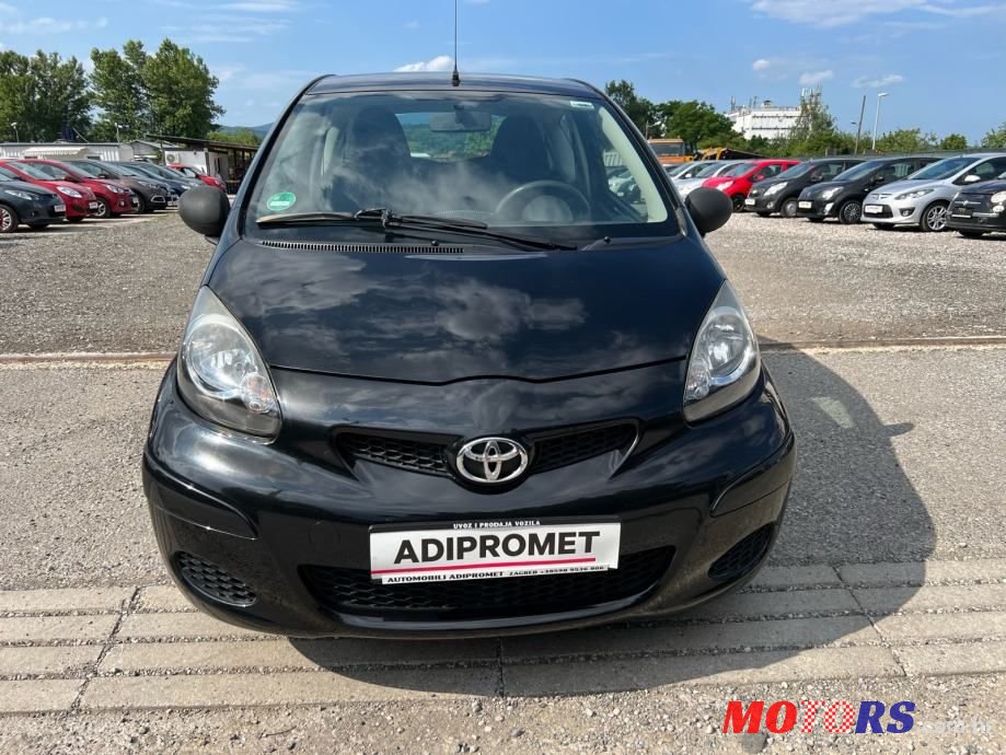 2009' Toyota Aygo photo #2
