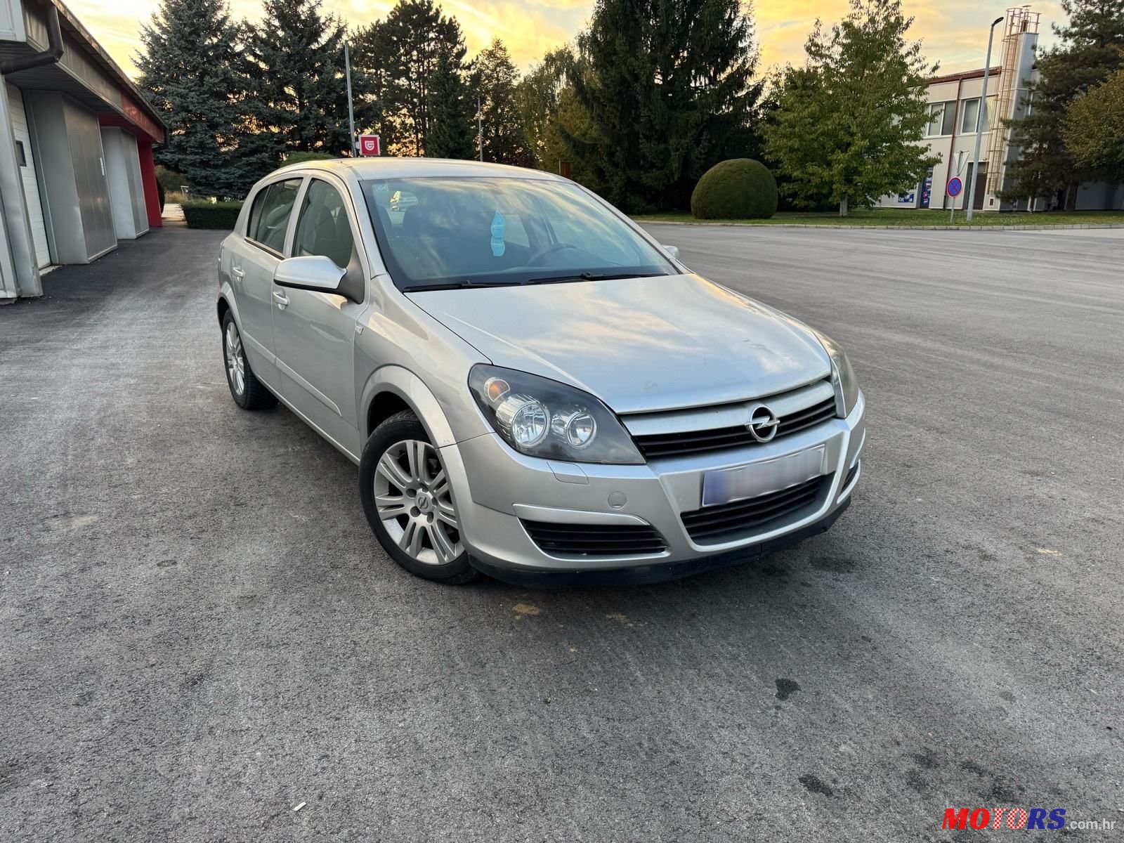 2004' Opel Astra 1,7 Cdti photo #1