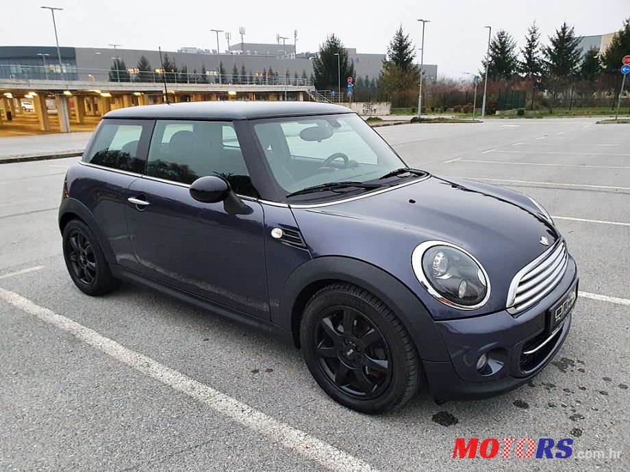 2012' MINI Cooper D photo #2