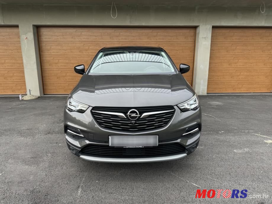 2018' Opel Grandland 1,2 Turbo photo #3