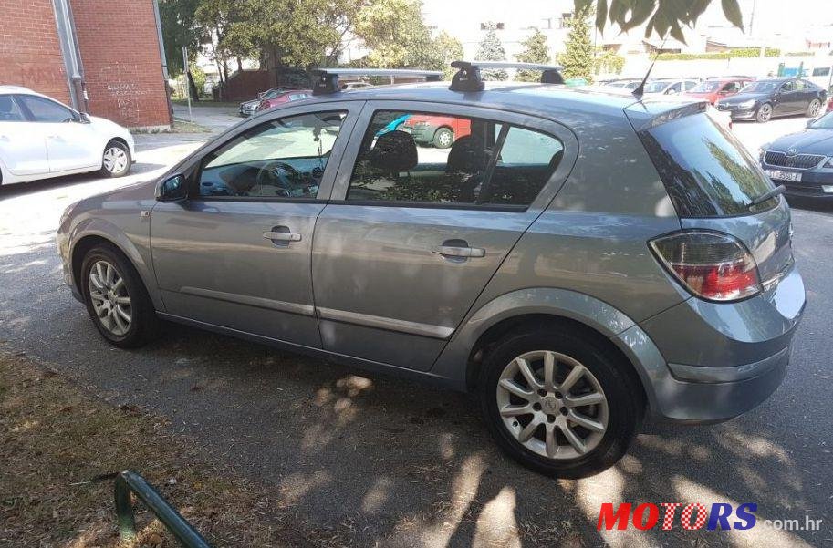 2008' Opel Astra 1,6 16V photo #1
