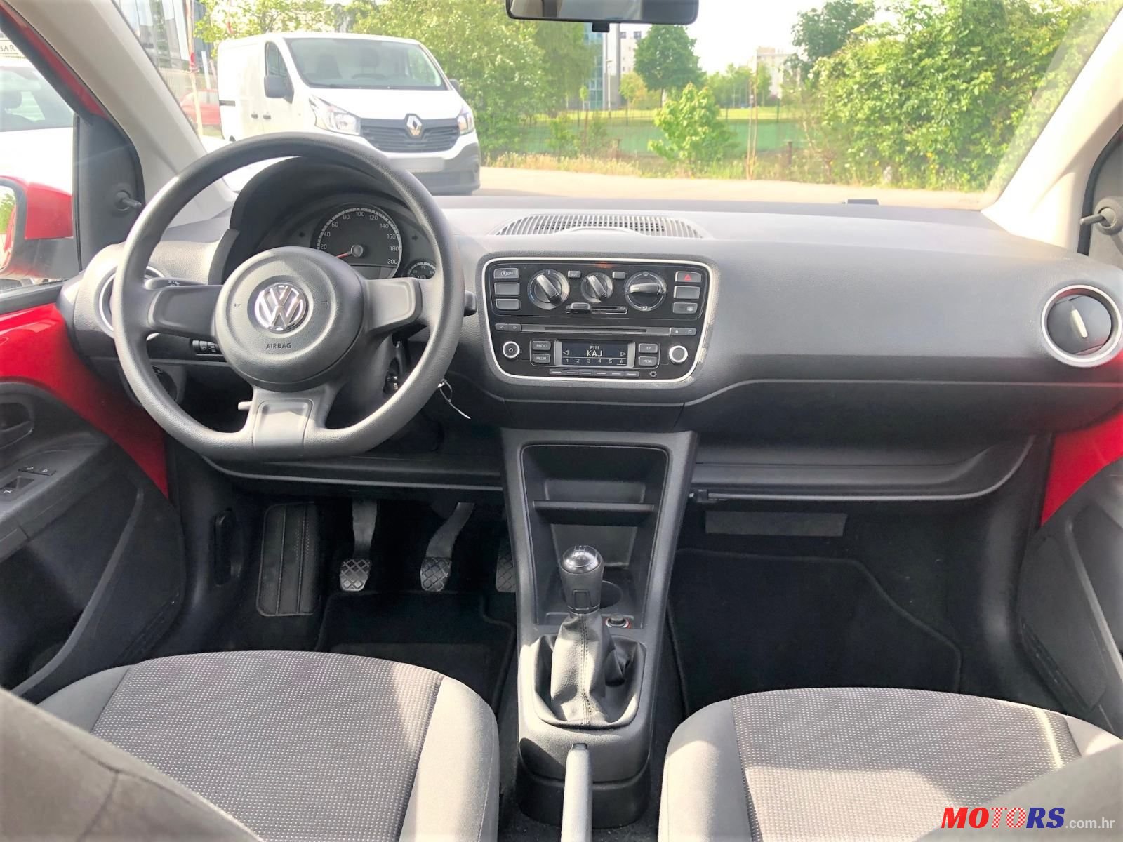 2014' Volkswagen Up! 1,0 Up! photo #4