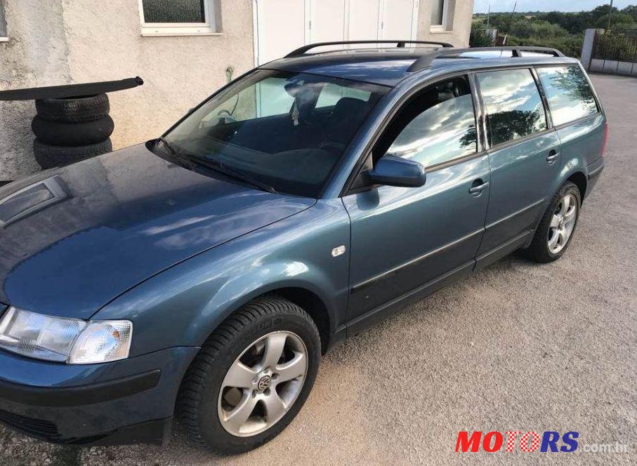 2000' Volkswagen Passat Variant photo #1