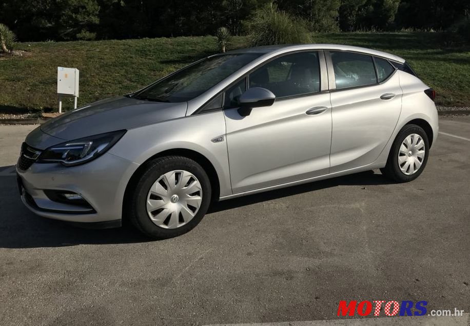 2017' Opel Astra 1.6 Cdti photo #1