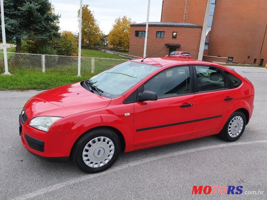 2005' Ford Focus photo #3