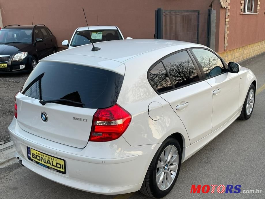 2011' BMW Serija 1 116D photo #3