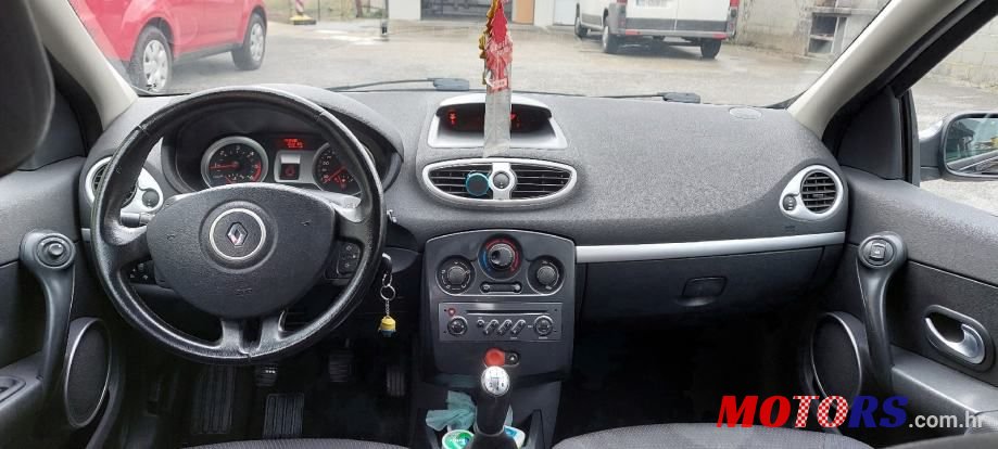 2008' Renault Clio 1,5 Dci photo #2