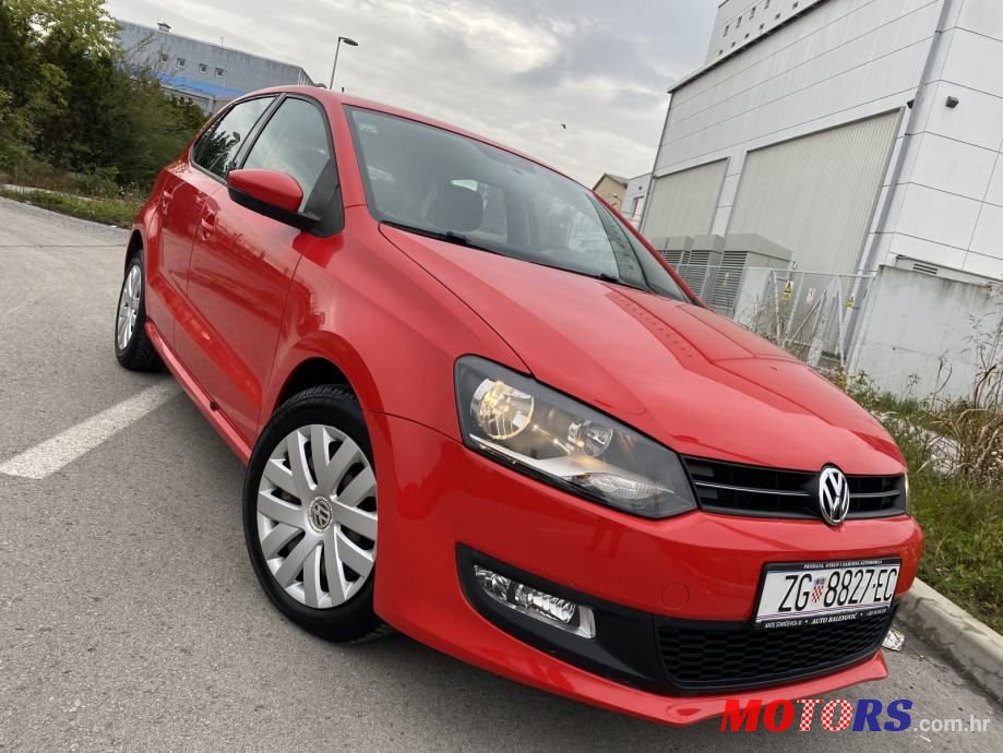 2010' Volkswagen Polo photo #1