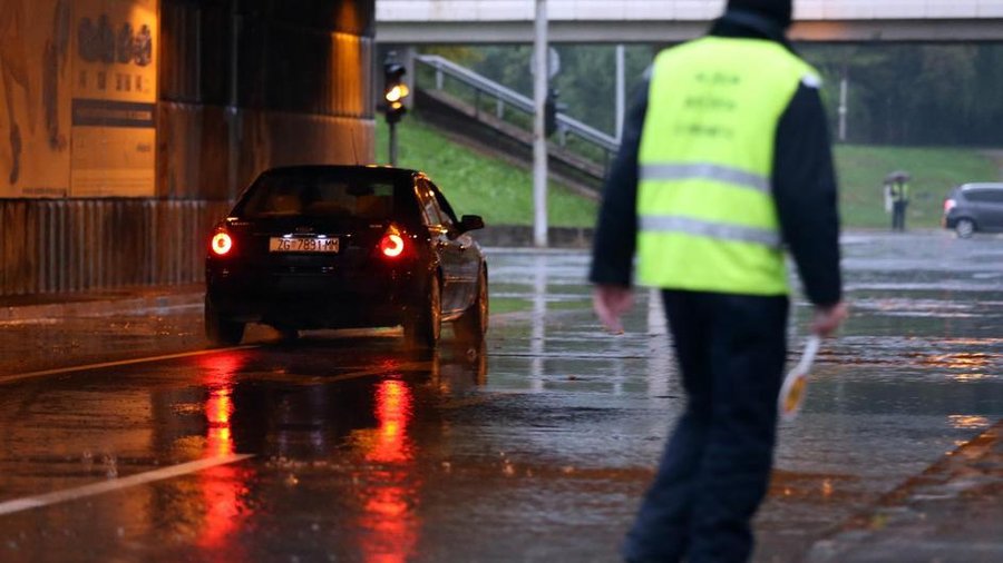 Vozači ljuti: Bandić je obnovio podvožnjak, a opet je poplavio