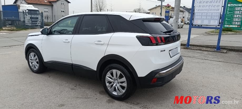 2020' Peugeot 3008 1,5 Bluehdi photo #4