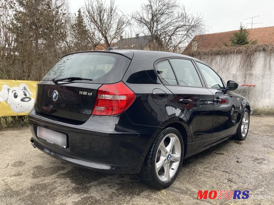 2011' BMW Serija 1 118D photo #6