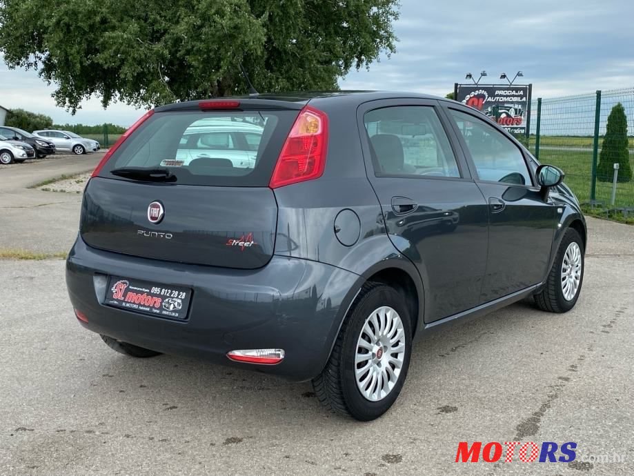 2015' Fiat Punto photo #2