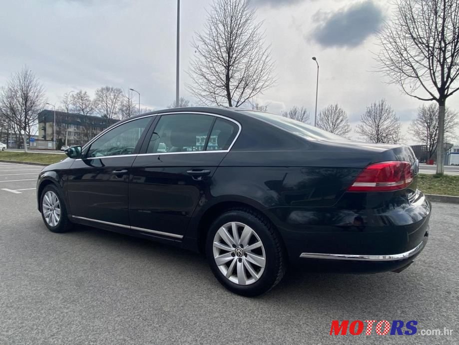 2011' Volkswagen Passat 2,0 Tdi Bmt photo #3