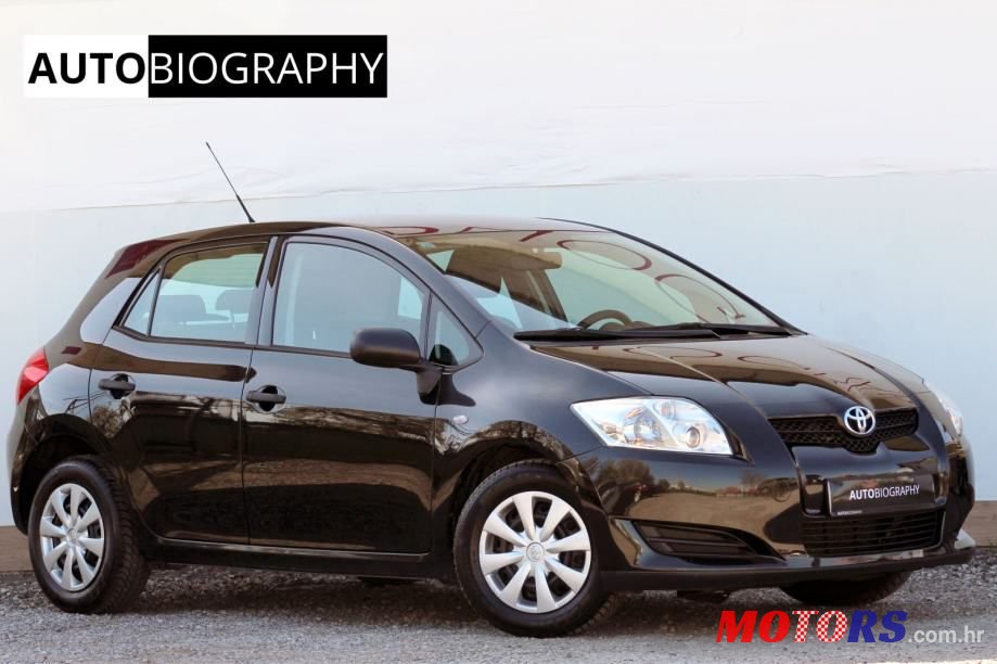 2007' Toyota Auris photo #1